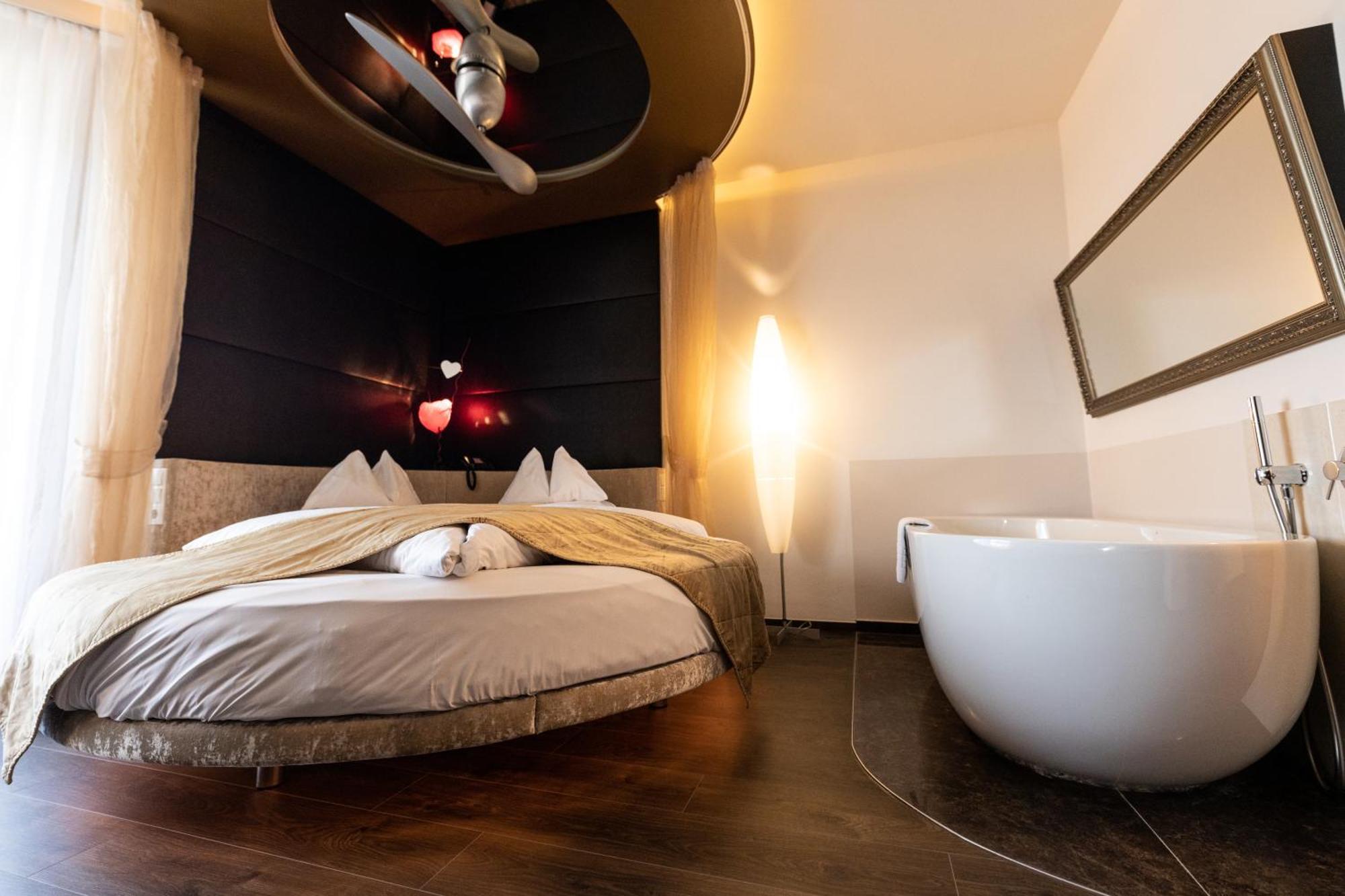Maiers Kuschelhotel Loipersdorf Deluxe - Adults Only Лойперсдорф-бай-Фюрстенфельд Экстерьер фото
